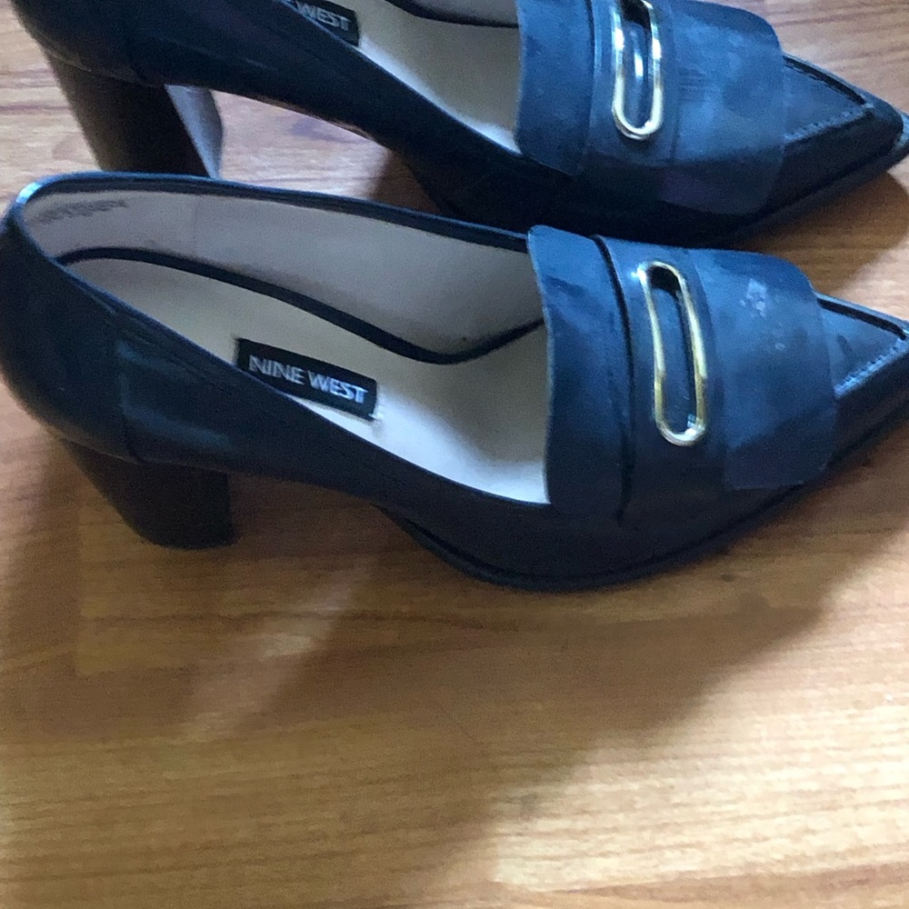 Shoes/ Navy heels 👠